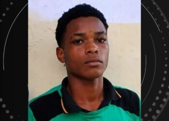 Adolescente que teve caixão atacado a tiros na Bahia morreu em ação policial