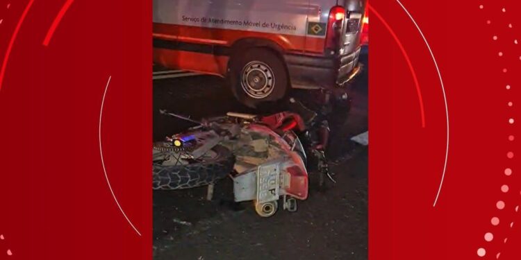 Acidente entre carro e motocicleta deixa uma pessoa ferida em rodovia da Bahia