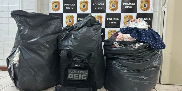 Quatro mulheres são presas suspeitas de furto de roupas em shoppings de Vitória da Conquista