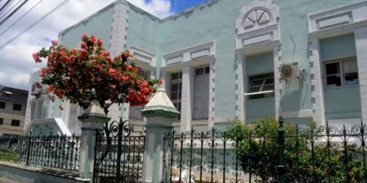 Hospital de Salvador inicia agendamento para 800 atendimentos em mutirão de saúde do idoso; saiba mais