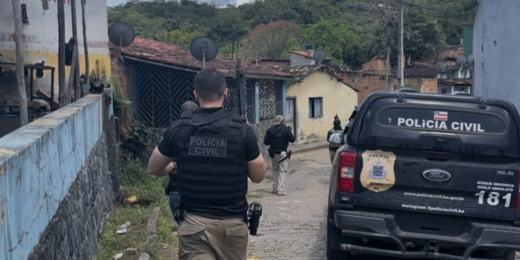 Adolescente é apreendido suspeito de atrair vítima para encontro e transferir cerca de R$ 22 mil na Bahia