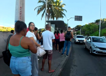Rodoviários encerram greve de ônibus em Salvador