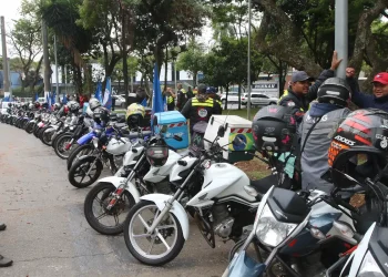 Governo prepara linha de crédito para motociclistas de aplicativos
