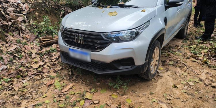 Homem é encontrado morto dentro de carro abandonado em estrada de terra no sul da Bahia